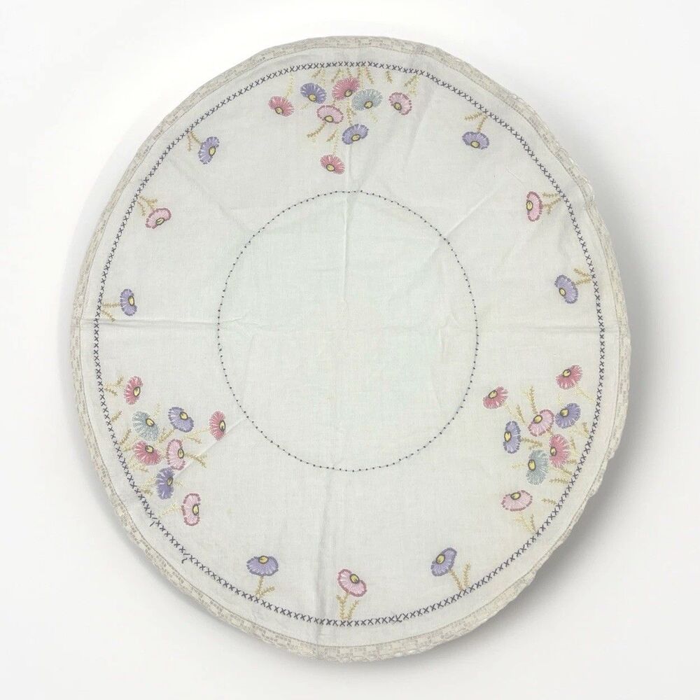 VTG Round Linen Tablecloth embroidered Flowers Cottage Core 33.5in x 31in